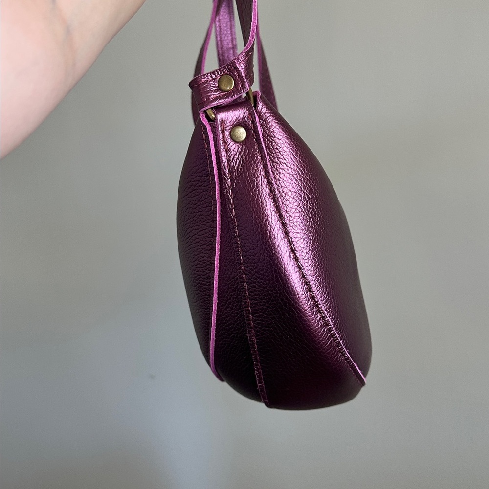 Portland Leather Metallic Plum Crossbody Bag with Hot Pink Trim - Picture 3 of 7